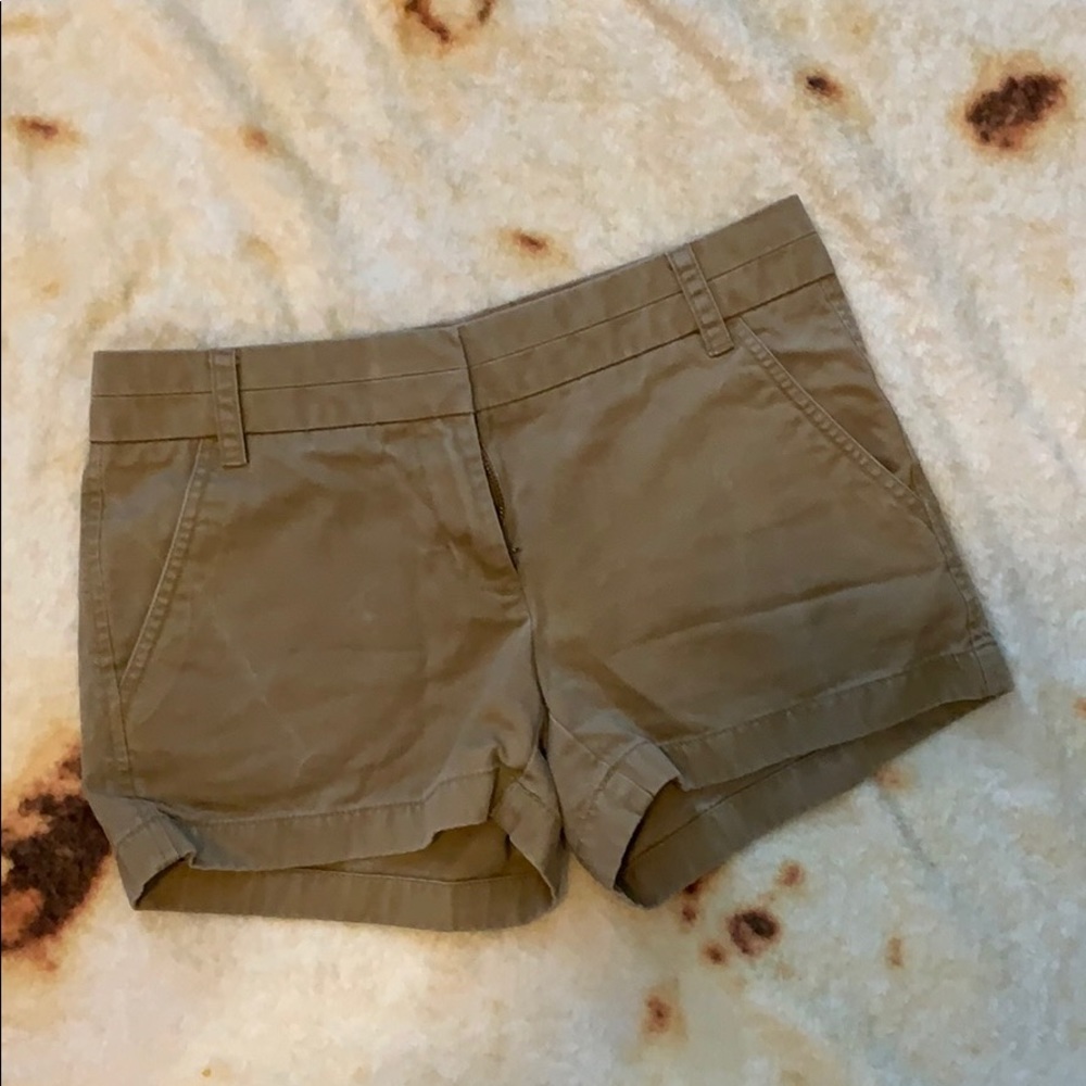J crew khaki classic chino 3” [size 0]